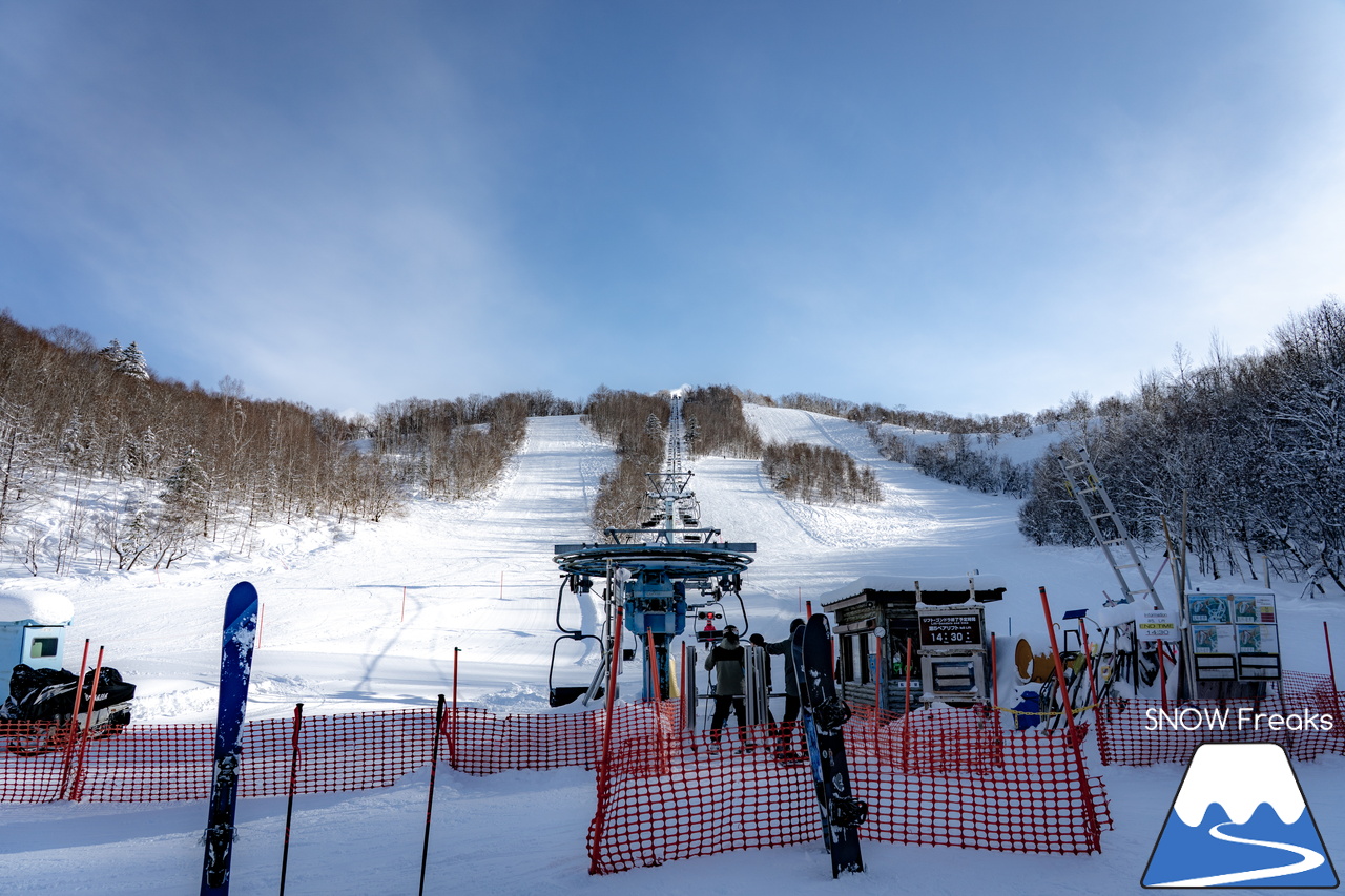 カムイスキーリンクス｜この上ないほど澄んだ青空と極上のパウダースノー。やっぱり『カムイ』は外れない！